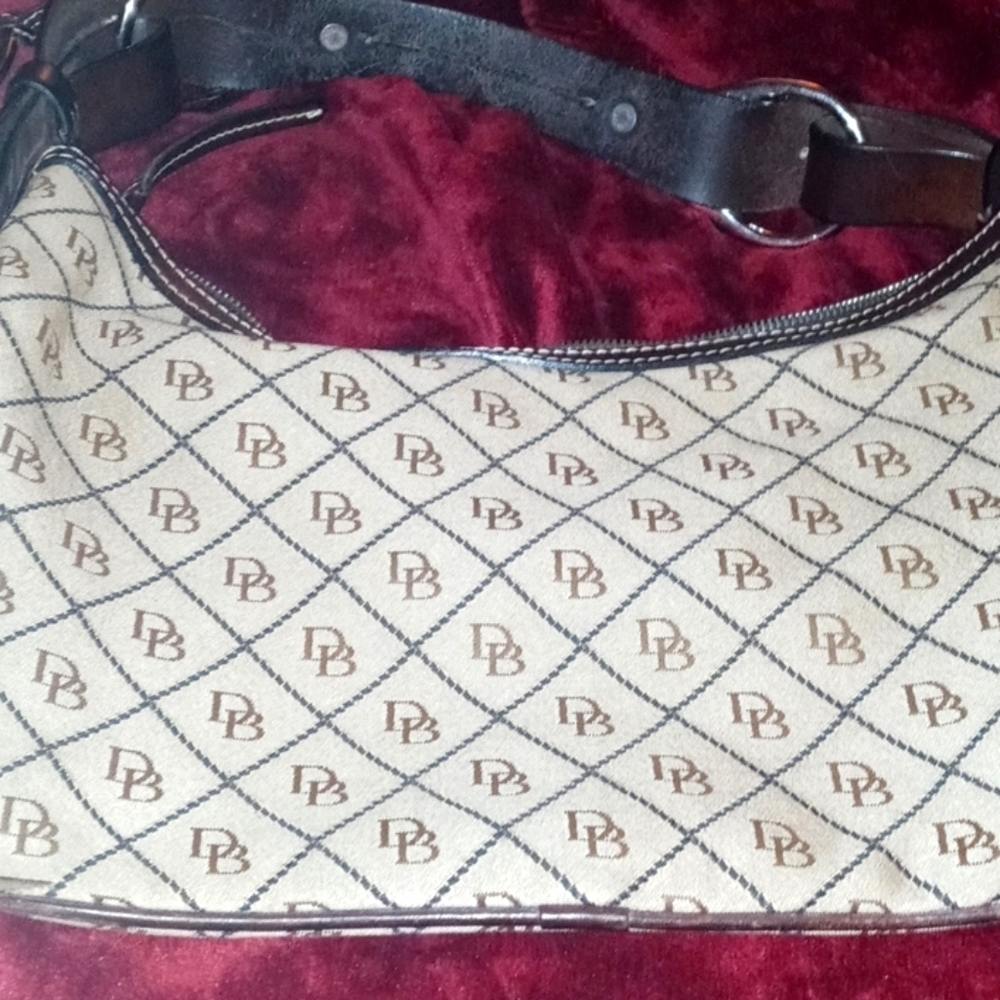Dooney bourke